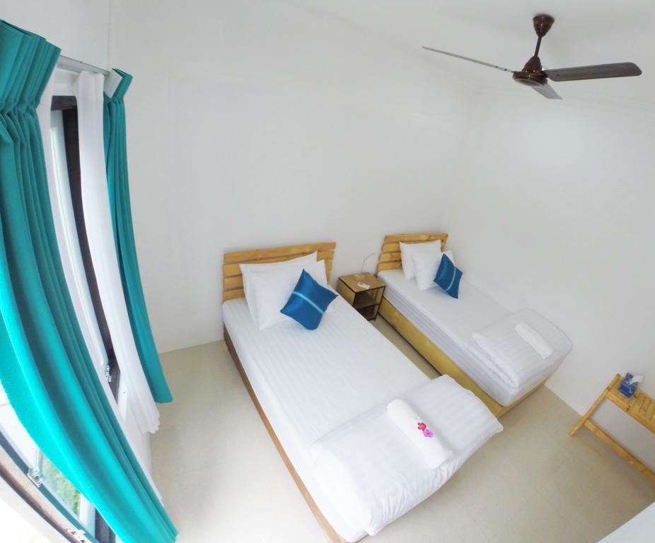 Guraidhoo Inn Room photo